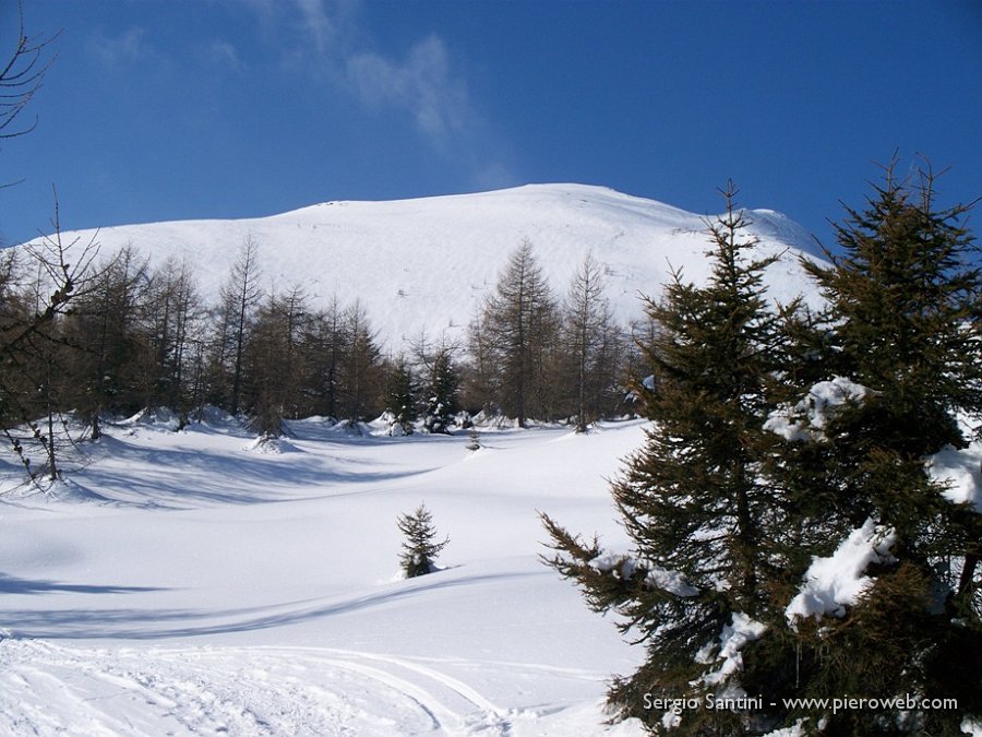 03 Piz Tri dal pianoro prima dello spallone.JPG